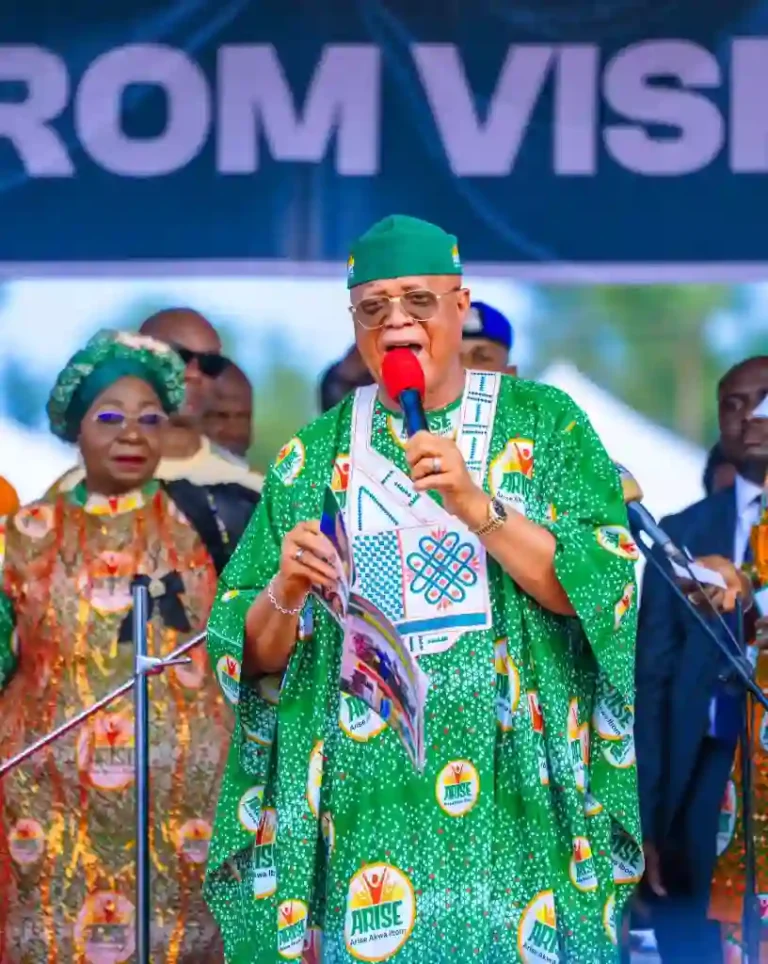 Akwa Ibom Gov Eno Disburses N239m to 476 Beneficiaries in Ikono/Ini