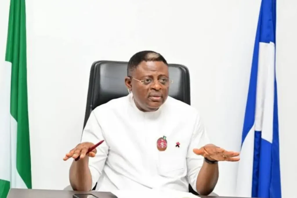 Cross River disburses N800m grants to 400 farmers, ex militants