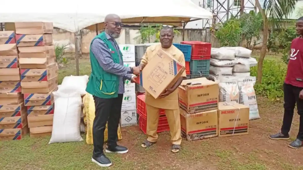 FG distributes agro inputs to small-scale farmers in Ebonyi