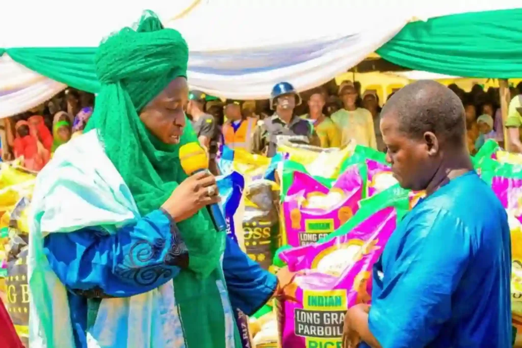 Sokoto Gov disburses N293m and 1,540 bags of food