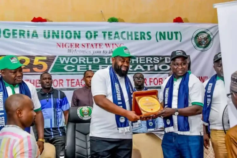 Niger State sets teachers retirement age at 65, professors at 70