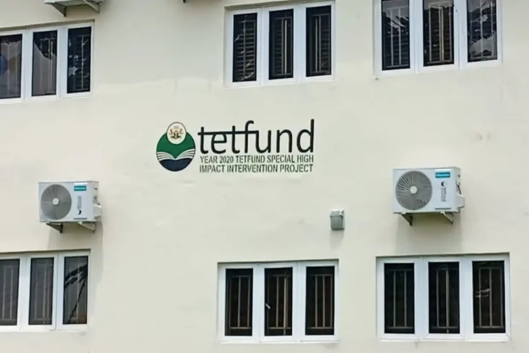 FG plans bond system to ensure scholarship students return to Nigeria