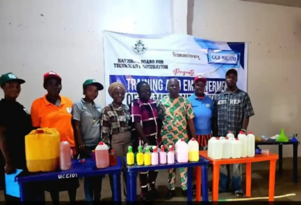 FG empowers 250 Edo women, youths on production, start-up capital