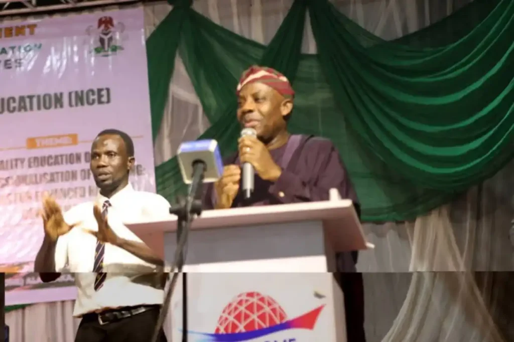 FG distributes 60,000 digital tablets to boost teacher Training