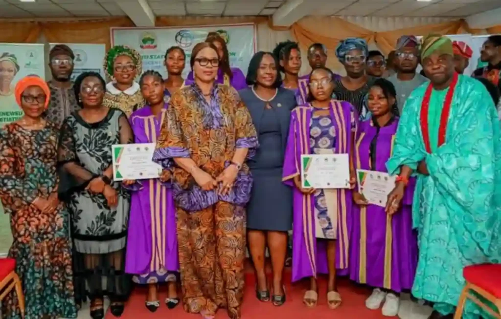 Ekiti Empowers Women with N20k Each Under Second Chance Programme