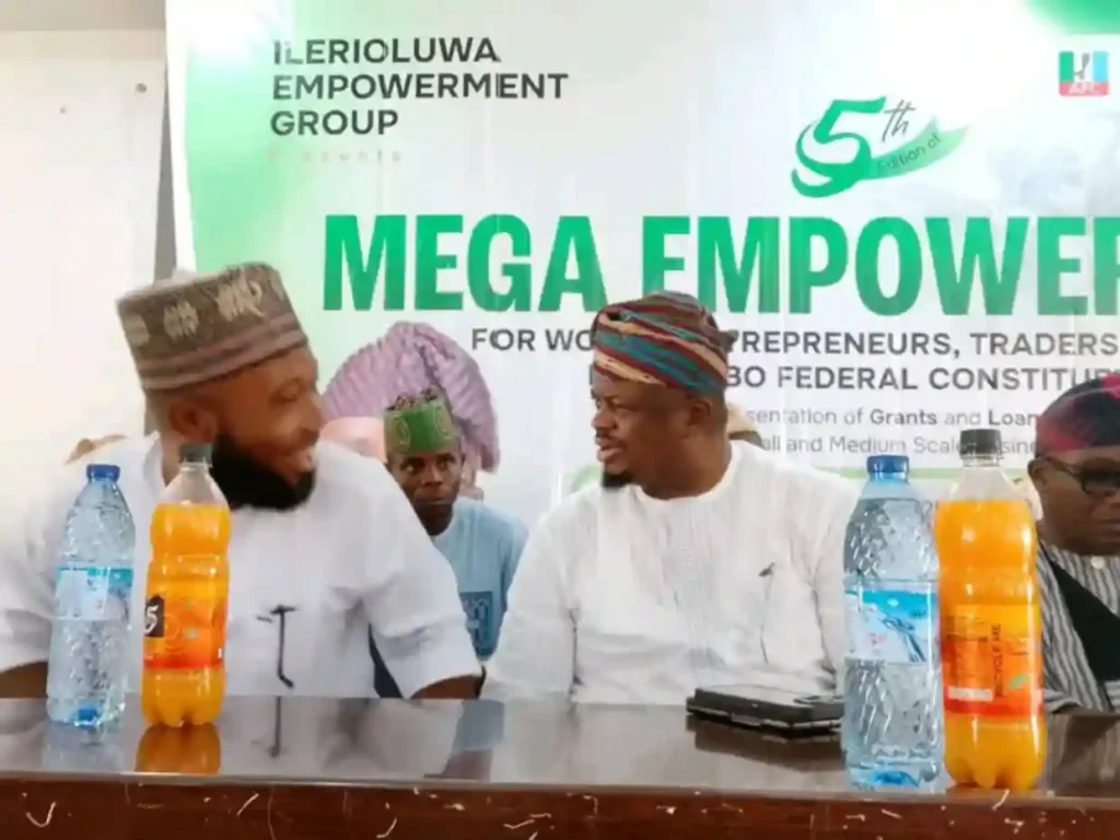 Over 1000 Osun Women Get Grants from Oyetola Empowerment Initiative