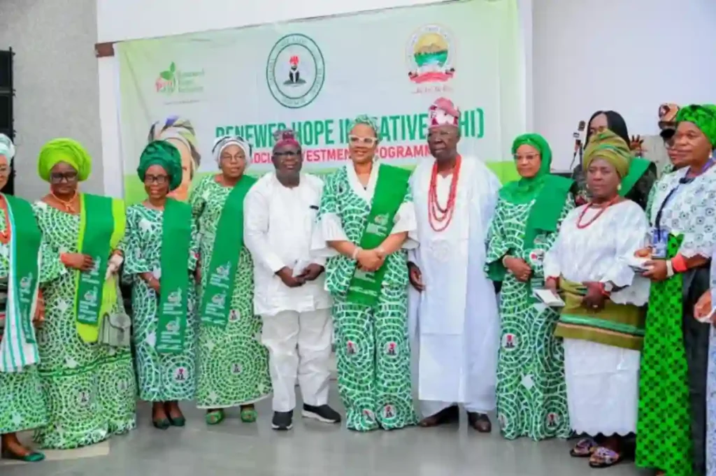 RHI Disburses ₦200,000 Each to 250 Elderly in Ekiti State