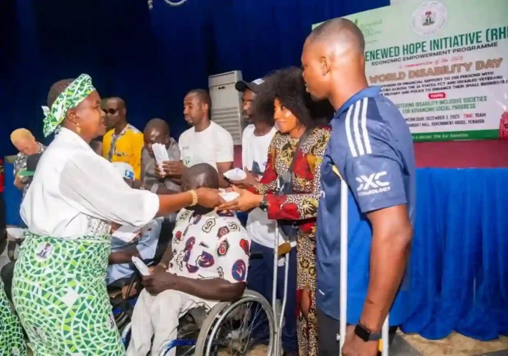 Tinubu’s Wife Empowers 250 Bayelsa PLWDs with ₦200,000 Each
