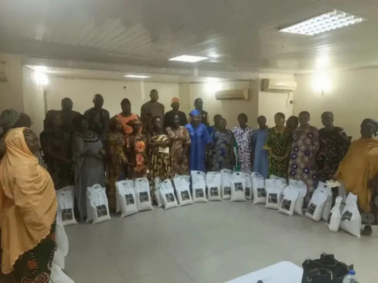 Foundation Distributes Food, Cash to Over 100 Widows in Ondo, Ekiti