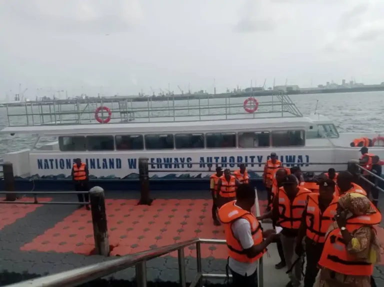 FG Train 75 Boat Operators on Inland Waterway Safety