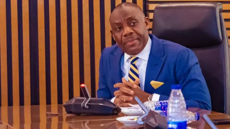 FG Says School Textbooks Must Last 4 to 6 Years