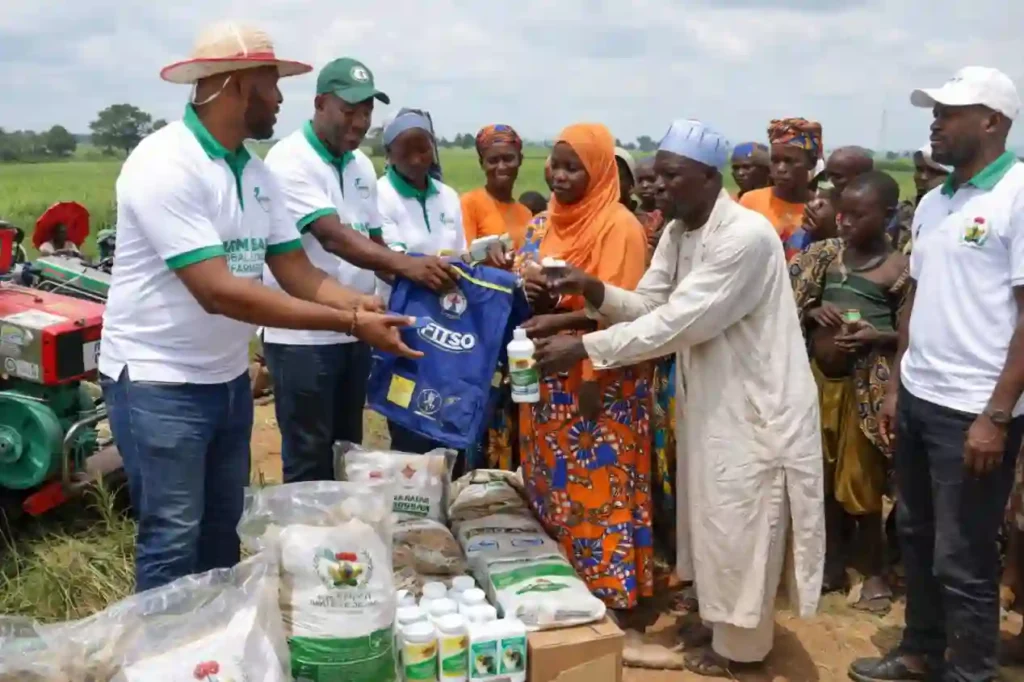 FG Distributes Farm Inputs to Smallholder Farmers in Yobe State