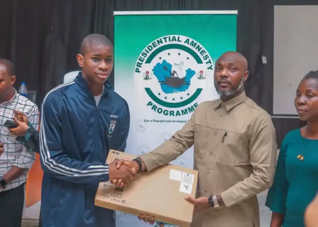 PAP distributes 900 laptops to Niger Delta scholarship students