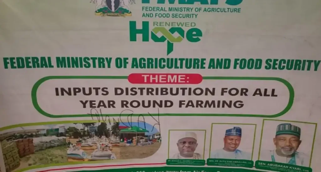 FG Distributes Free Farm Inputs to Farmers in Six States