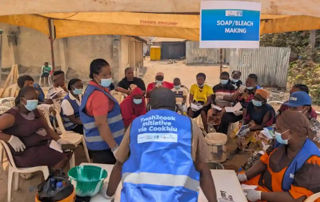 Women trained in Green Skills and Upcycling by Trash2cook Initiative