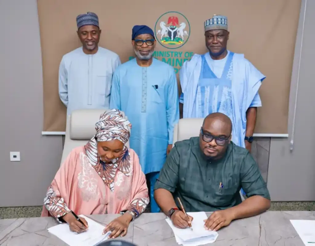 AFC, Federal Government Sign $1.3bn Alumina Refinery MoU