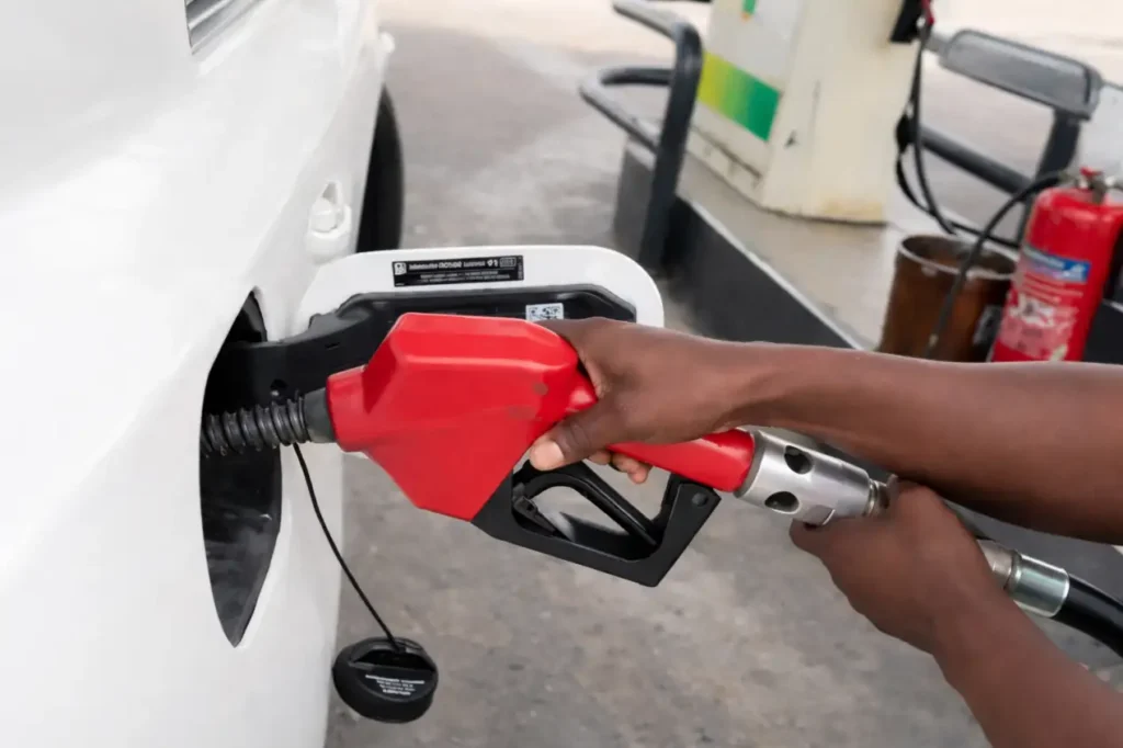 Viral Video Shows Alleged Fuel Pump Scam at NNPC Outlet